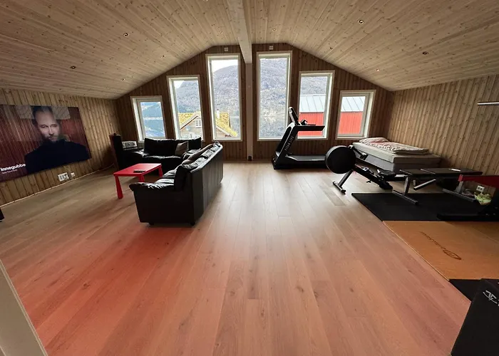 Living In A Nikolai Astrup Motif 96m2